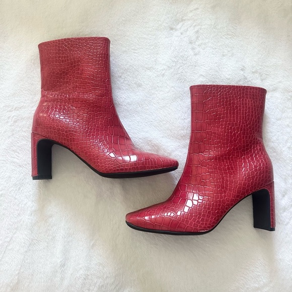 New Seven Dials Red Alligator Faux Leather Booties, sz 6 - Picture 2 of 7